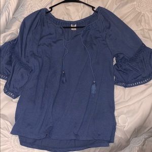 Blue flowey top